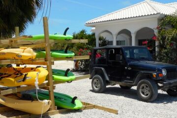 Grace Bay Escape: Extravagant Group Vacation Villa in Turks and Caicos